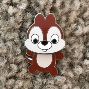 Chip/Dale bobble head pin